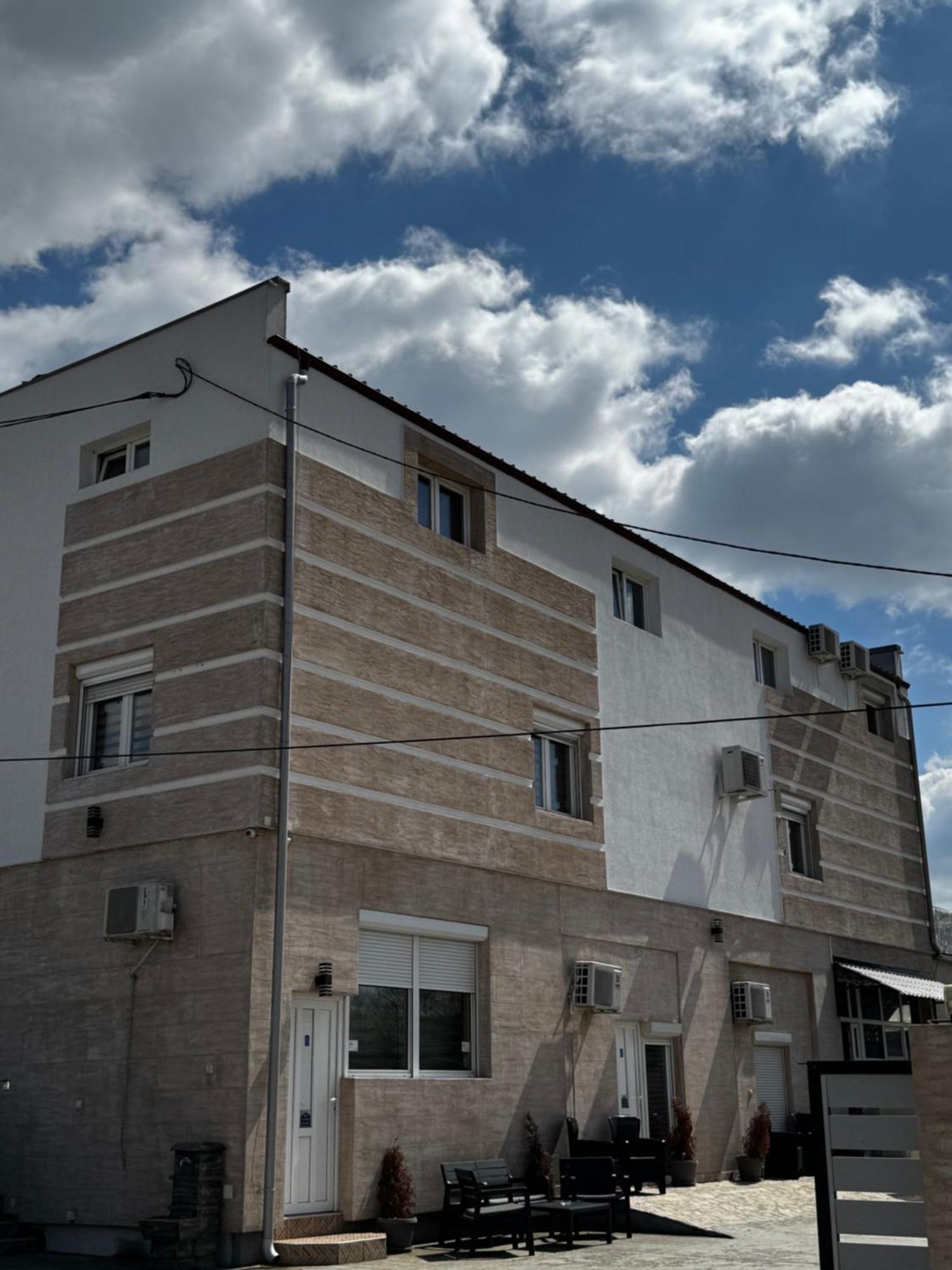 Apartments Vila Brzi & Beka Šabac Esterno foto